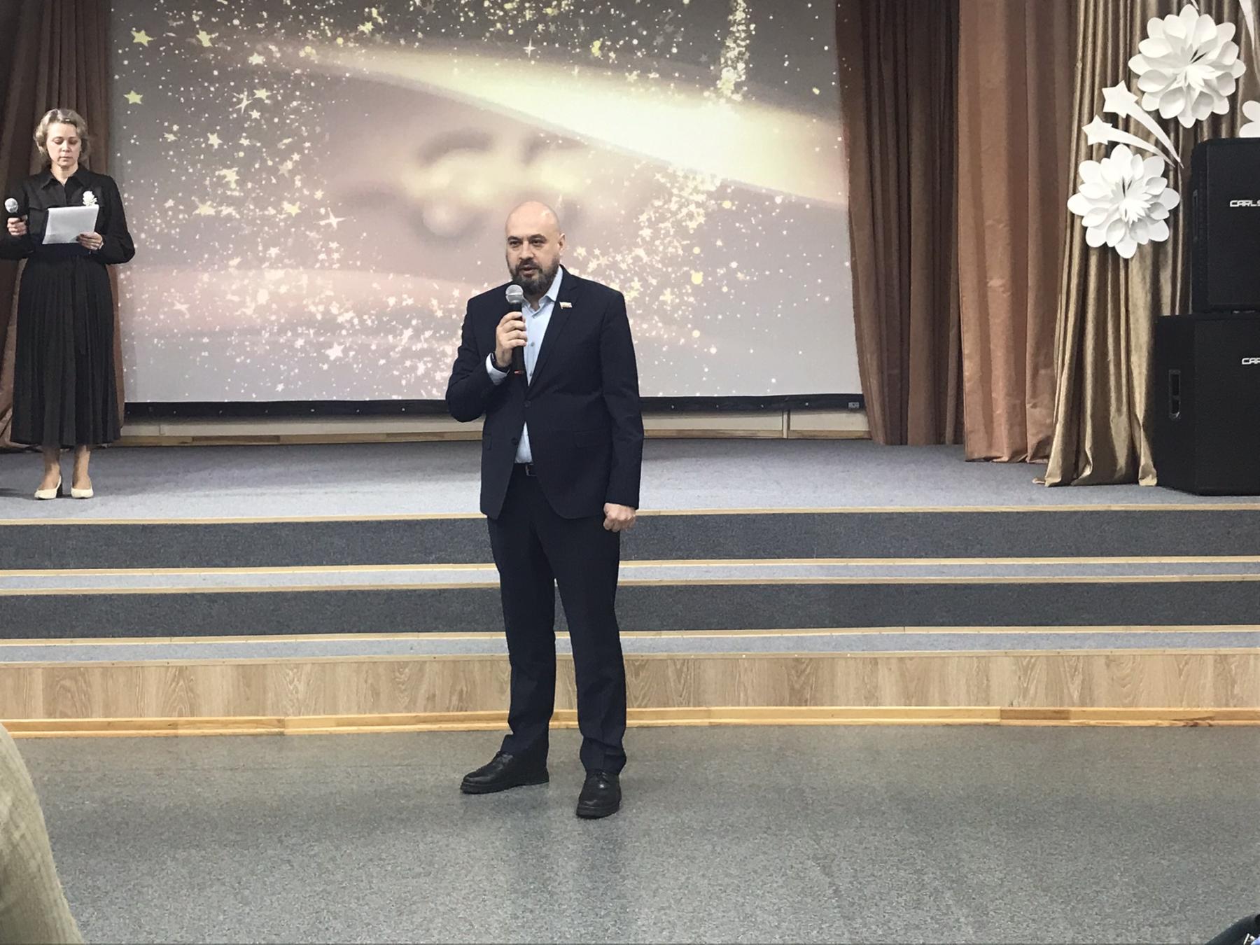 Фото Новосибирский лицей №136 отпраздновал 65-летний юбилей 3